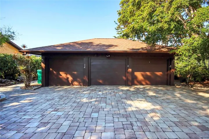 Free_Standing_Garagejpg