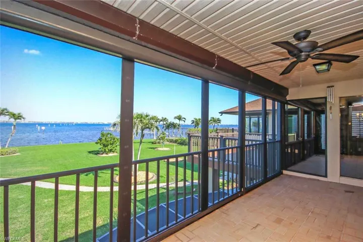 Screened_Porch_off_Living_Areajpg