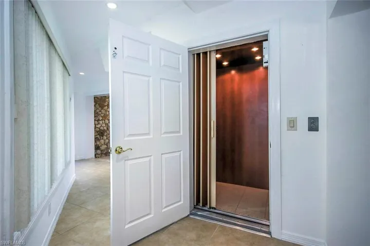 Ground_Level_Elevatorjpg