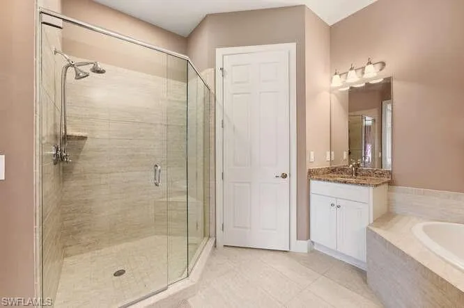 10351 Glastonbury Cir 202, Fort Myers, Florida 33913