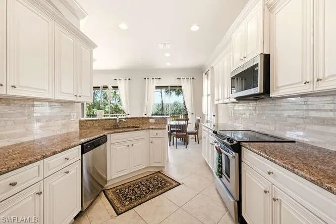 10351 Glastonbury Cir 202, Fort Myers, Florida 33913
