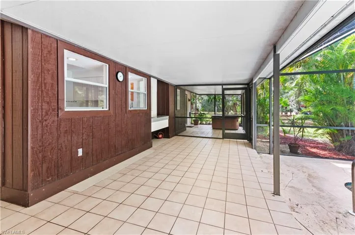 5875  Hidden Oaks  LN, Naples, FL 34119