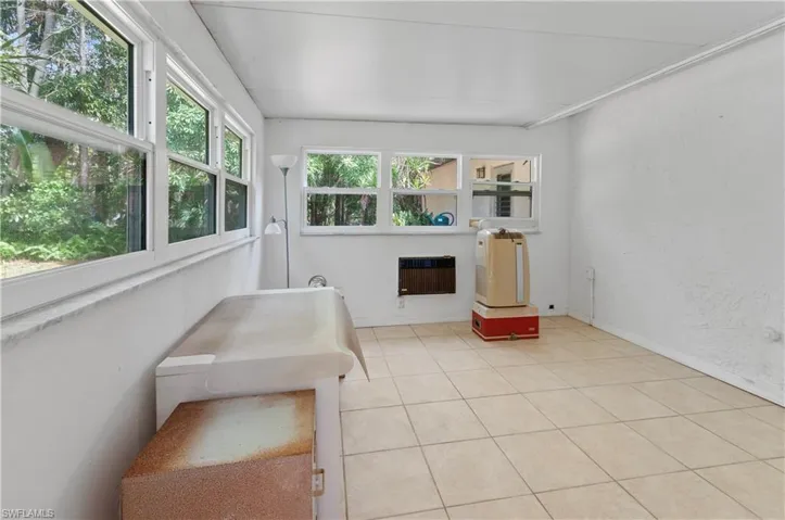 5875  Hidden Oaks  LN, Naples, FL 34119