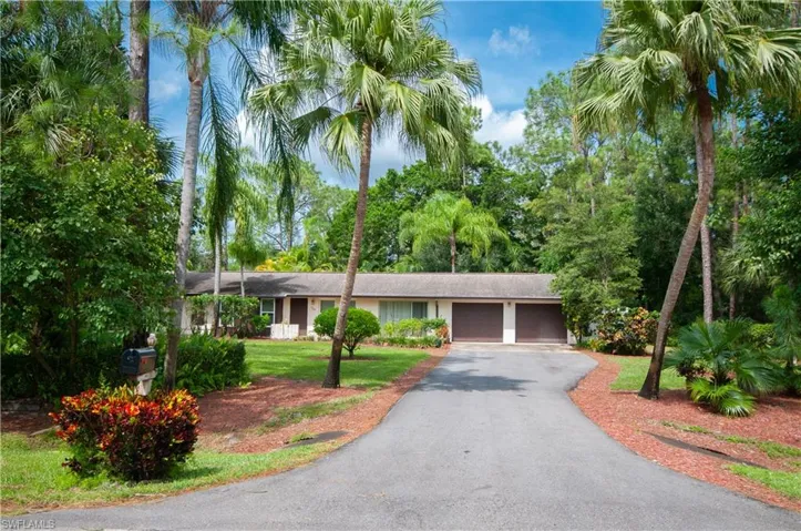 5875  Hidden Oaks  LN, Naples, FL 34119