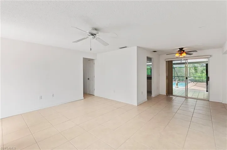 5875  Hidden Oaks  LN, Naples, FL 34119