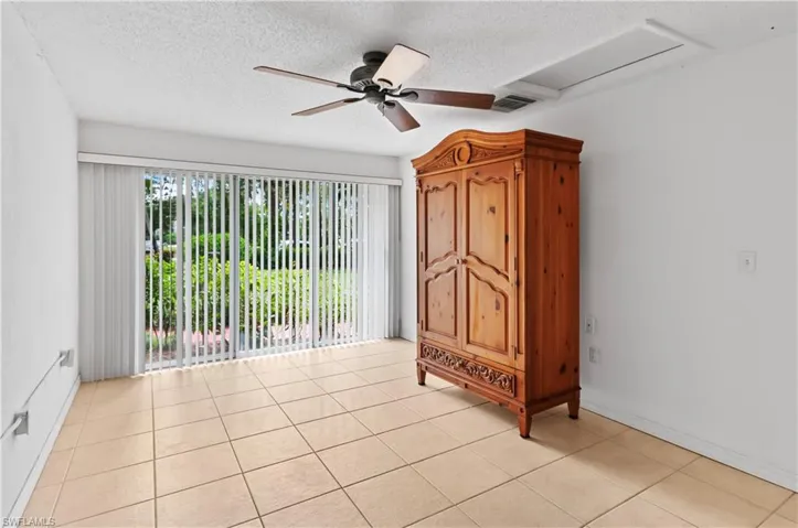 5875  Hidden Oaks  LN, Naples, FL 34119