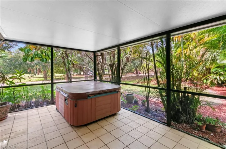 5875  Hidden Oaks  LN, Naples, FL 34119