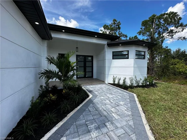 184  Lomax S AVE, Lehigh Acres, FL 33974