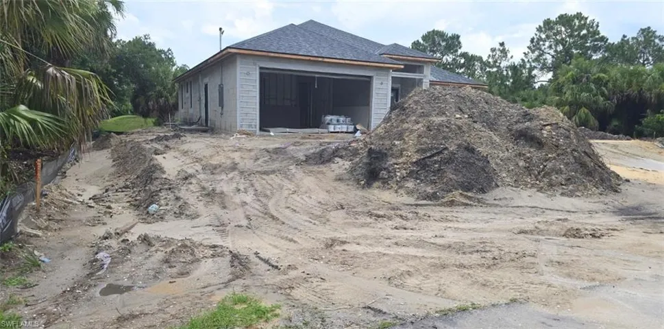 187 Victoria Ave S, Lehigh Acres, Florida 33974