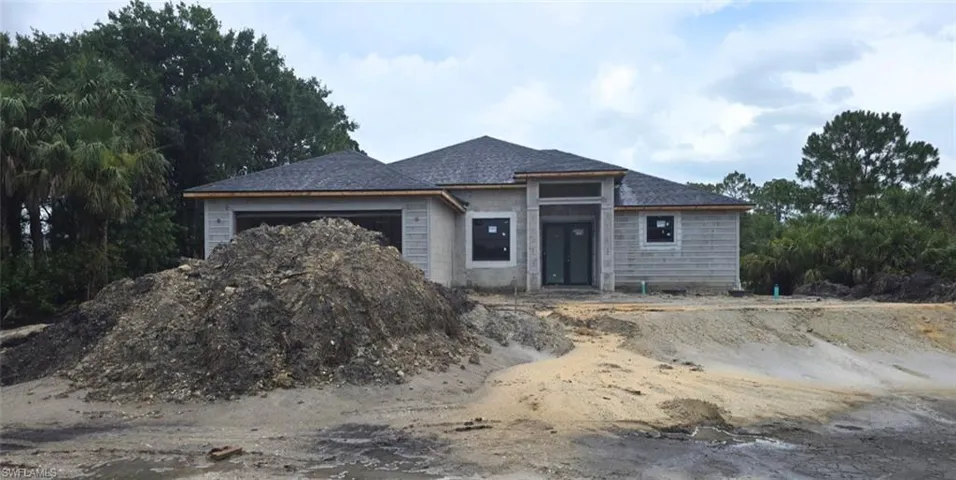 187 Victoria Ave S, Lehigh Acres, Florida 33974