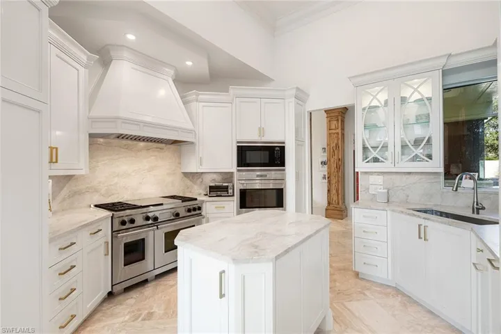 248 Point Salerno, Naples, Florida 34108
