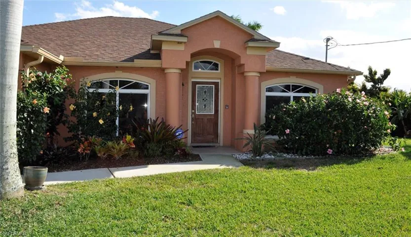 826 32nd Ter, Cape Coral, Florida 33914
