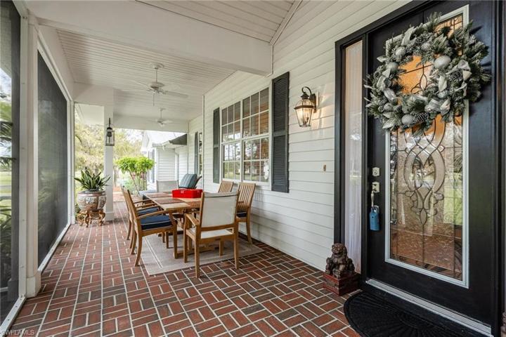 Screened-In Porch