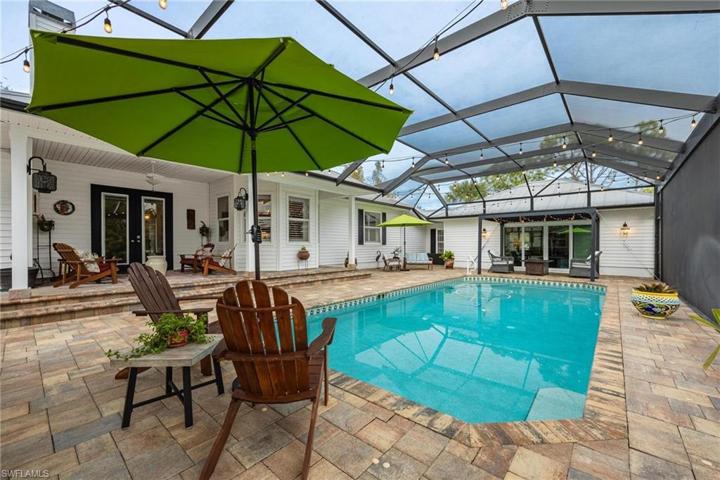 Screened-in Pool
