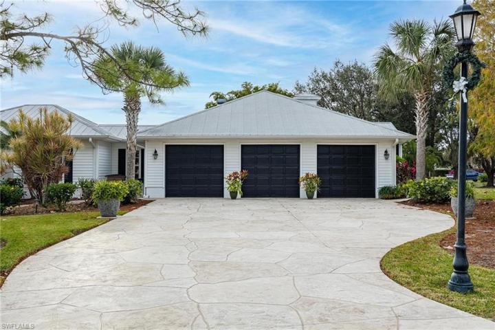 Attached 3-car Garage