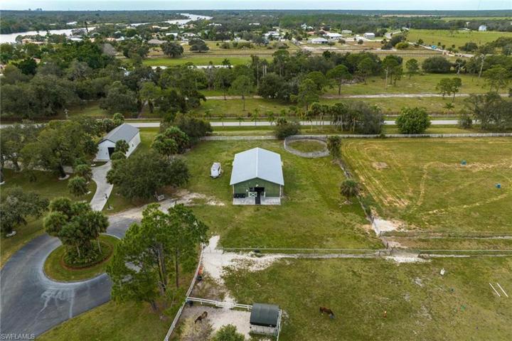 Riverwind Cove Horse Stabile