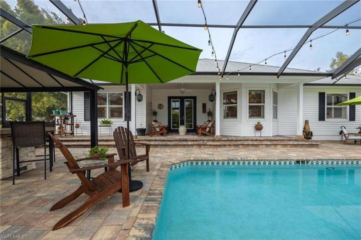 Screened-in Pool
