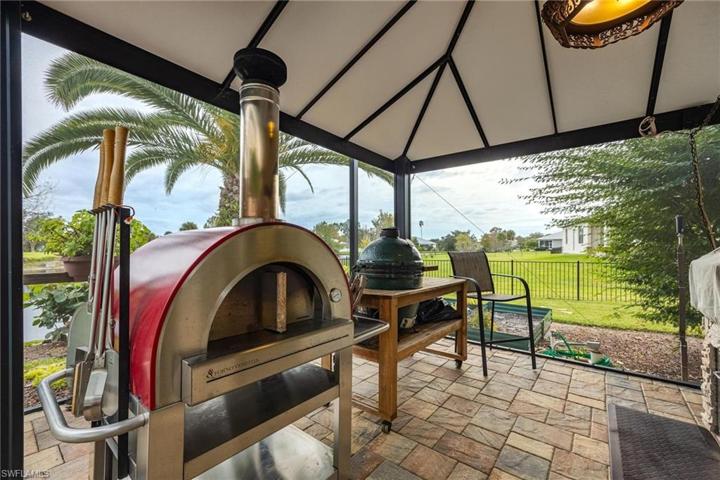 Outdoor Kitchen