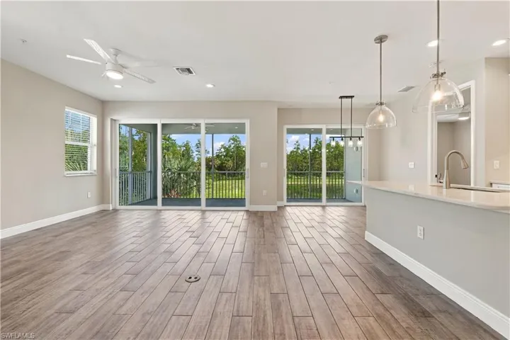 2626 Seychelles Cir 1405, Naples, Florida 34112