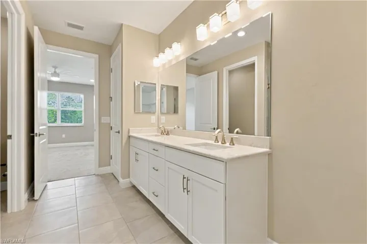 2626 Seychelles Cir 1405, Naples, Florida 34112