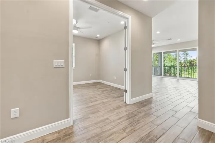 2626 Seychelles Cir 1405, Naples, Florida 34112
