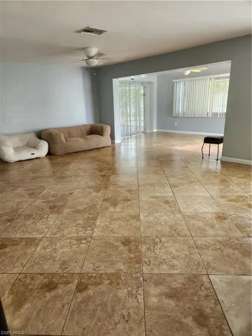 Living room/Family room.