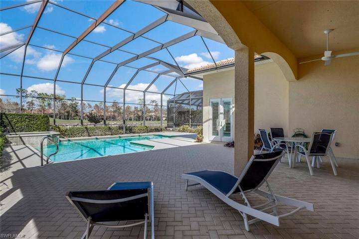 Spacious Entertaining Lanai Overlooking Lake & Golf Course Views