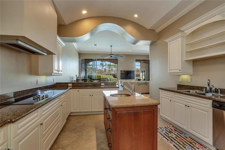Kitchen w/ Granite Countertops, Center Island w/ Second Sink