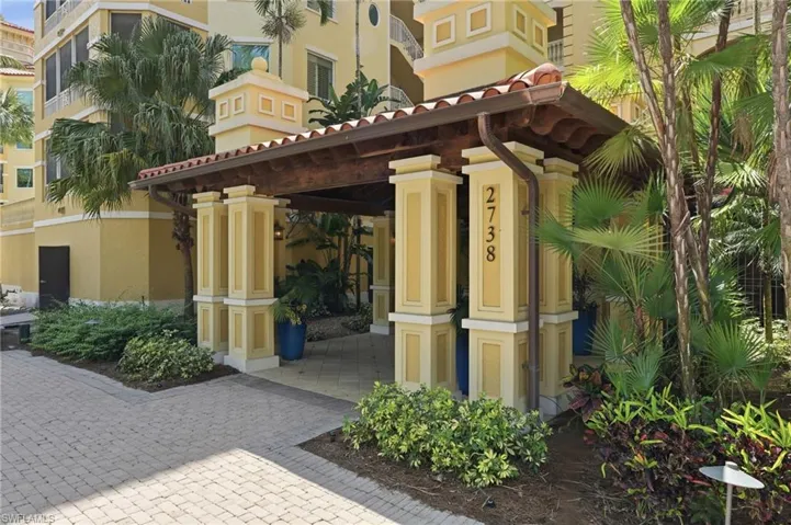 2738 Tiburon Blvd E B104, Naples, Florida 34109
