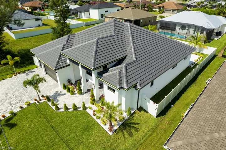 MOVE-IN READY OASIS: LUXURY & COMFORT AWAIT!