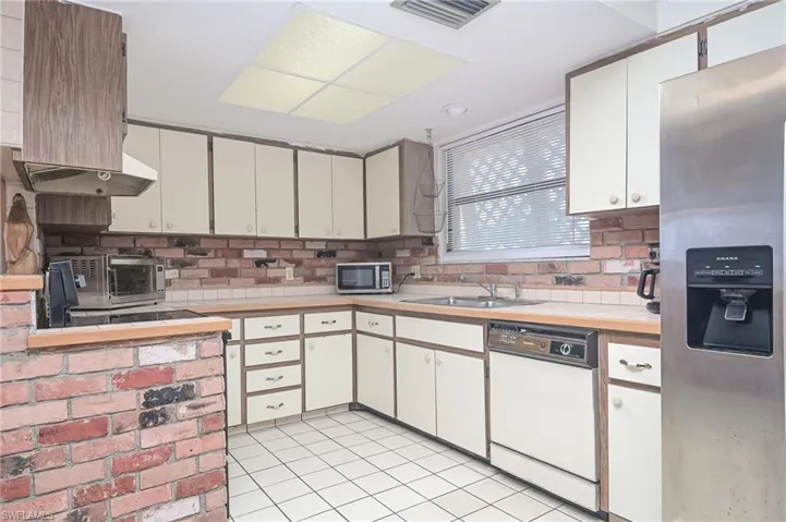 1332  Granada  BLVD, Naples, FL 34103