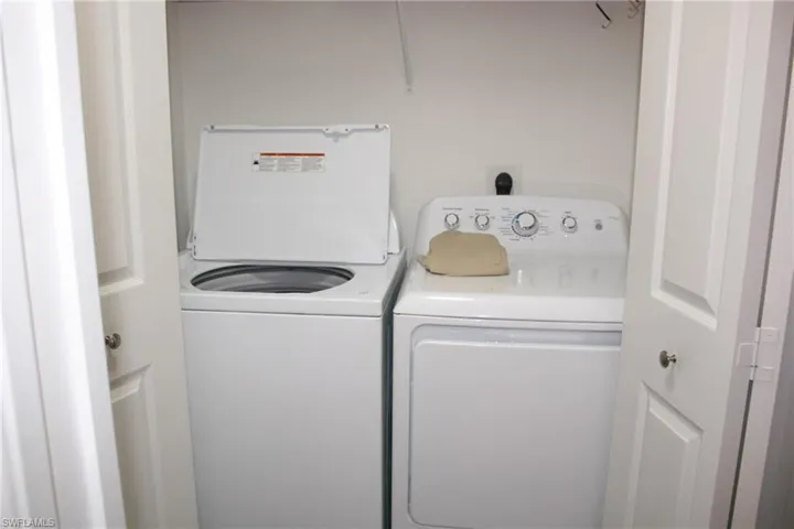 White laundry appliances