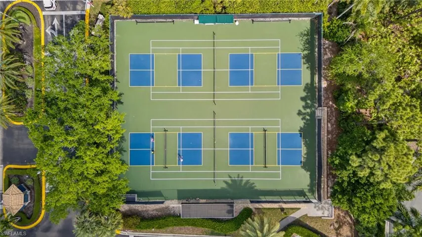 290 Emerald Bay Cir L7, Naples, Florida 34110