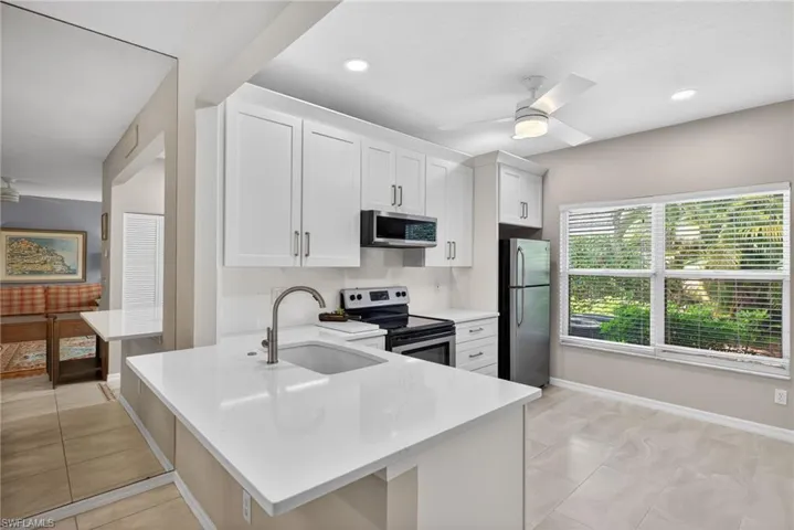 290 Emerald Bay Cir L7, Naples, Florida 34110