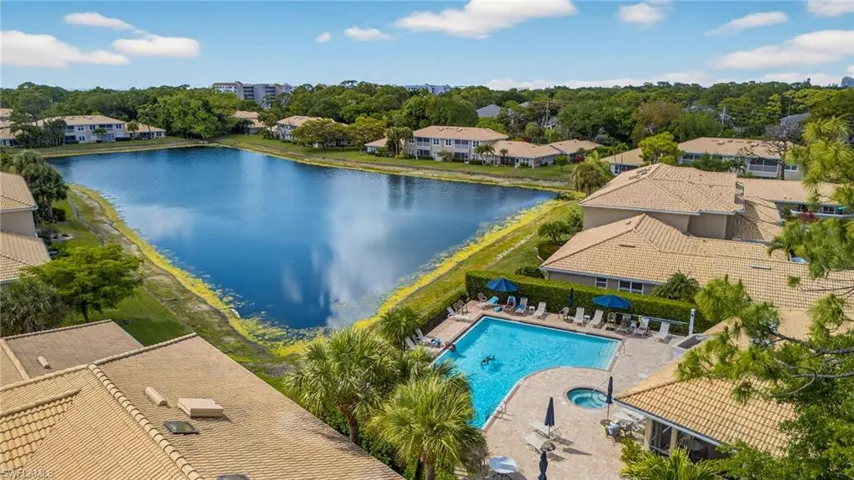290 Emerald Bay Cir L7, Naples, Florida 34110