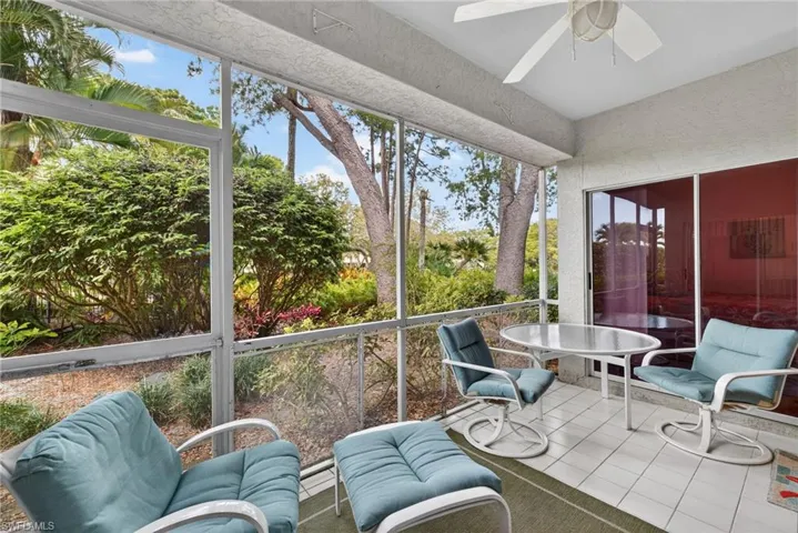 290 Emerald Bay Cir L7, Naples, Florida 34110