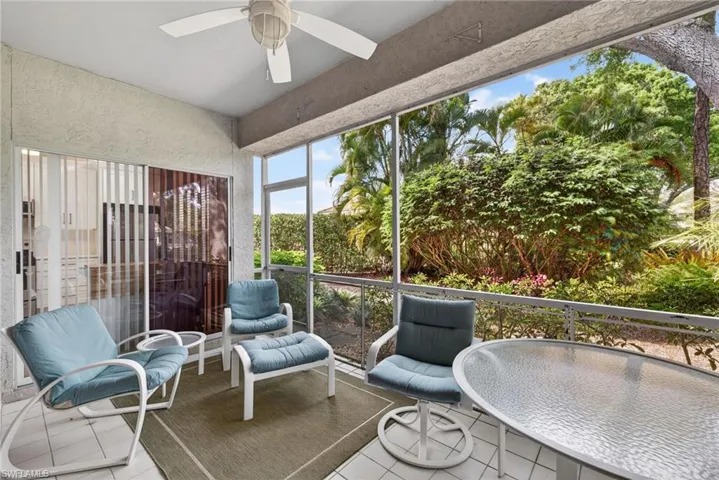 290 Emerald Bay Cir L7, Naples, Florida 34110
