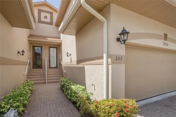 3904  Forest Glen  BLVD, Naples, FL 34114