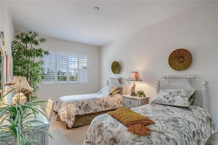 3904  Forest Glen  BLVD, Naples, FL 34114