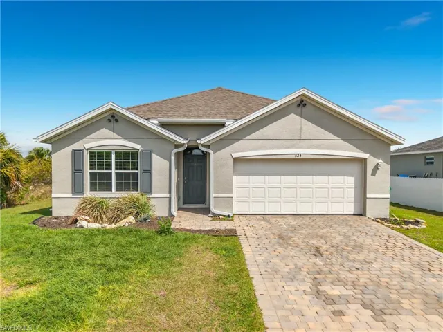 524  Glendale  AVE, Labelle, FL 33935