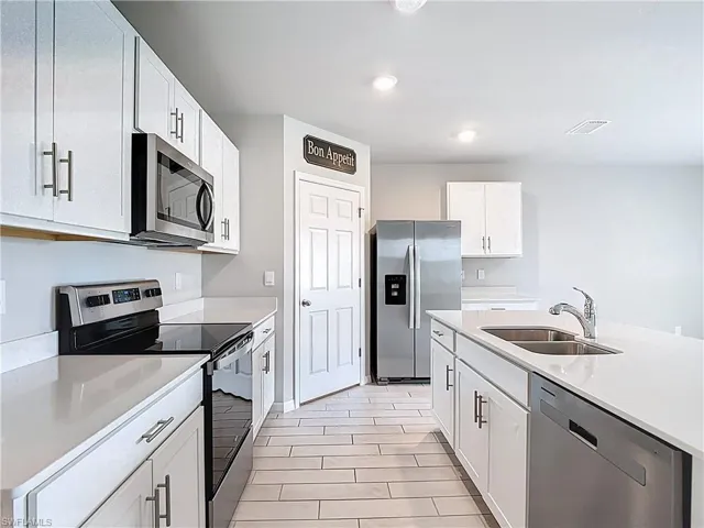 524  Glendale  AVE, Labelle, FL 33935
