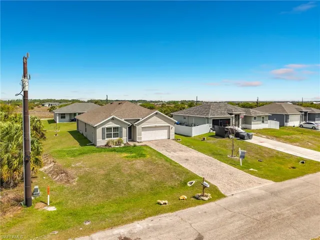 524  Glendale  AVE, Labelle, FL 33935