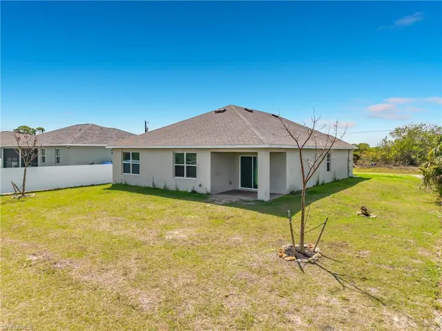 524  Glendale  AVE, Labelle, FL 33935
