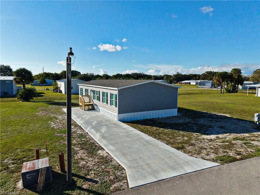 864 Yacht Club WAY, Moore Haven, FL 33471,224088666