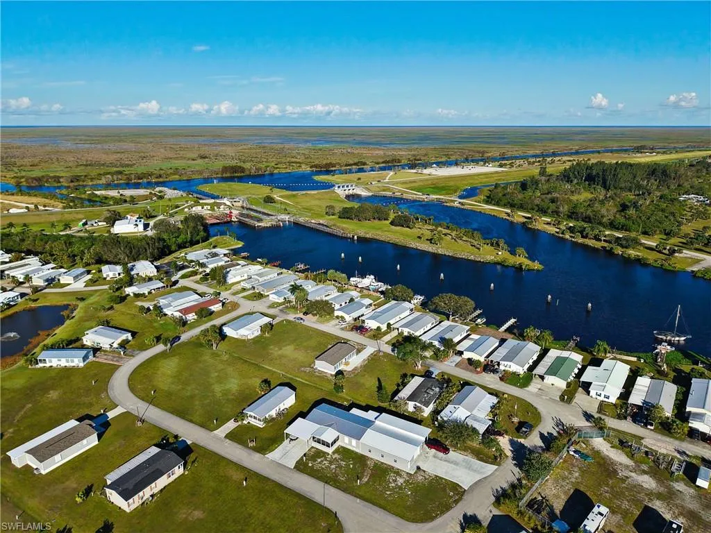 864 Yacht Club WAY, Moore Haven, FL 33471,224088666