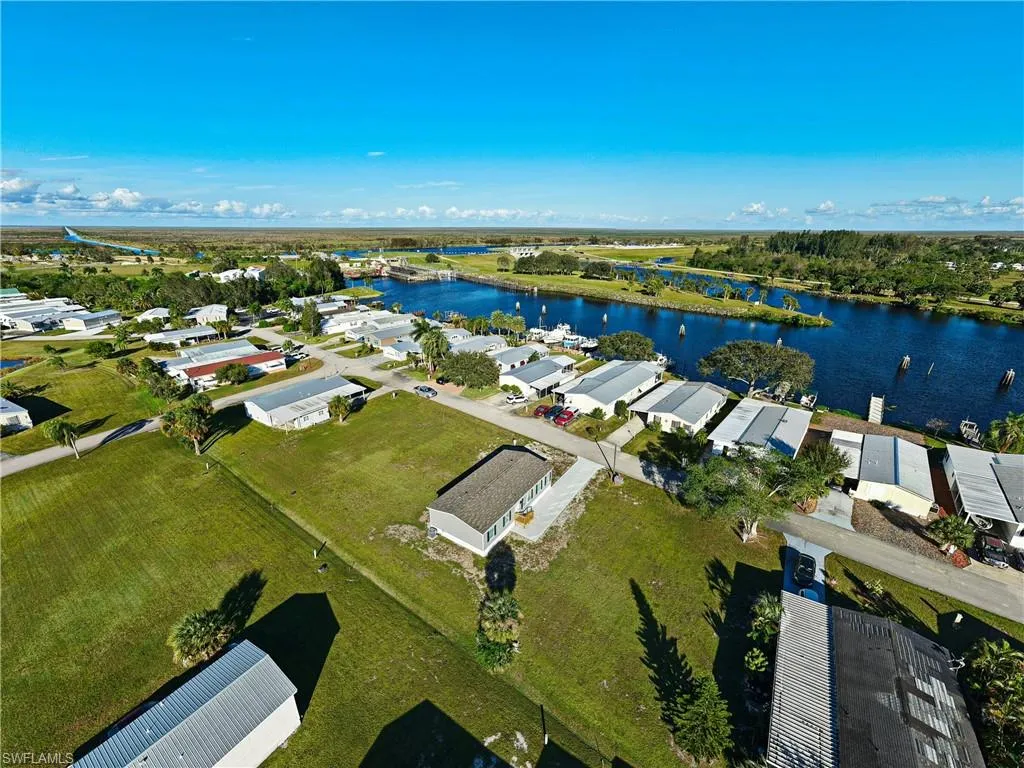 864 Yacht Club WAY, Moore Haven, FL 33471,224088666