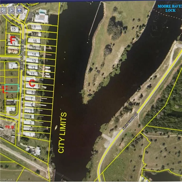 864 Yacht Club WAY, Moore Haven, FL 33471,224088666