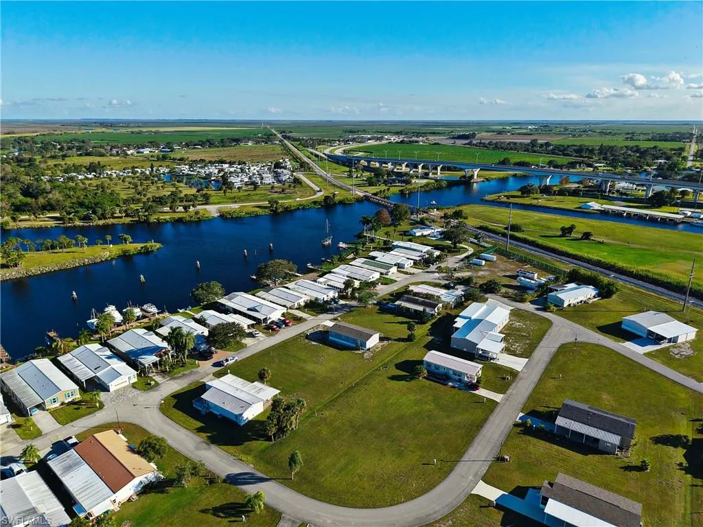 864 Yacht Club WAY, Moore Haven, FL 33471,224088666