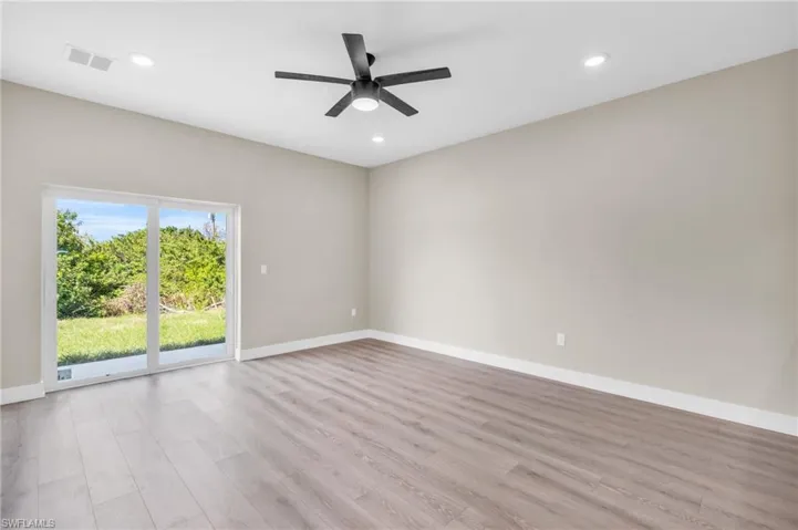 Please Note : Home is Under Construction but this is a photo of a completed unit - Finishes and Paint may differ upon completion Please Note : Home is Under Construction but this is a photo of a completed unit - Finishes and Paint may differ upon completion