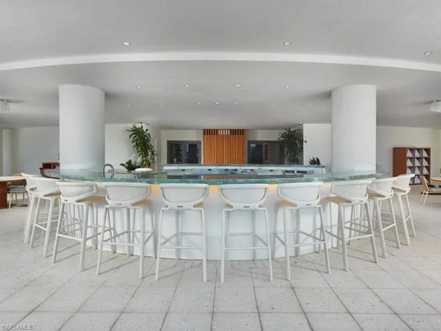 Pool Bar